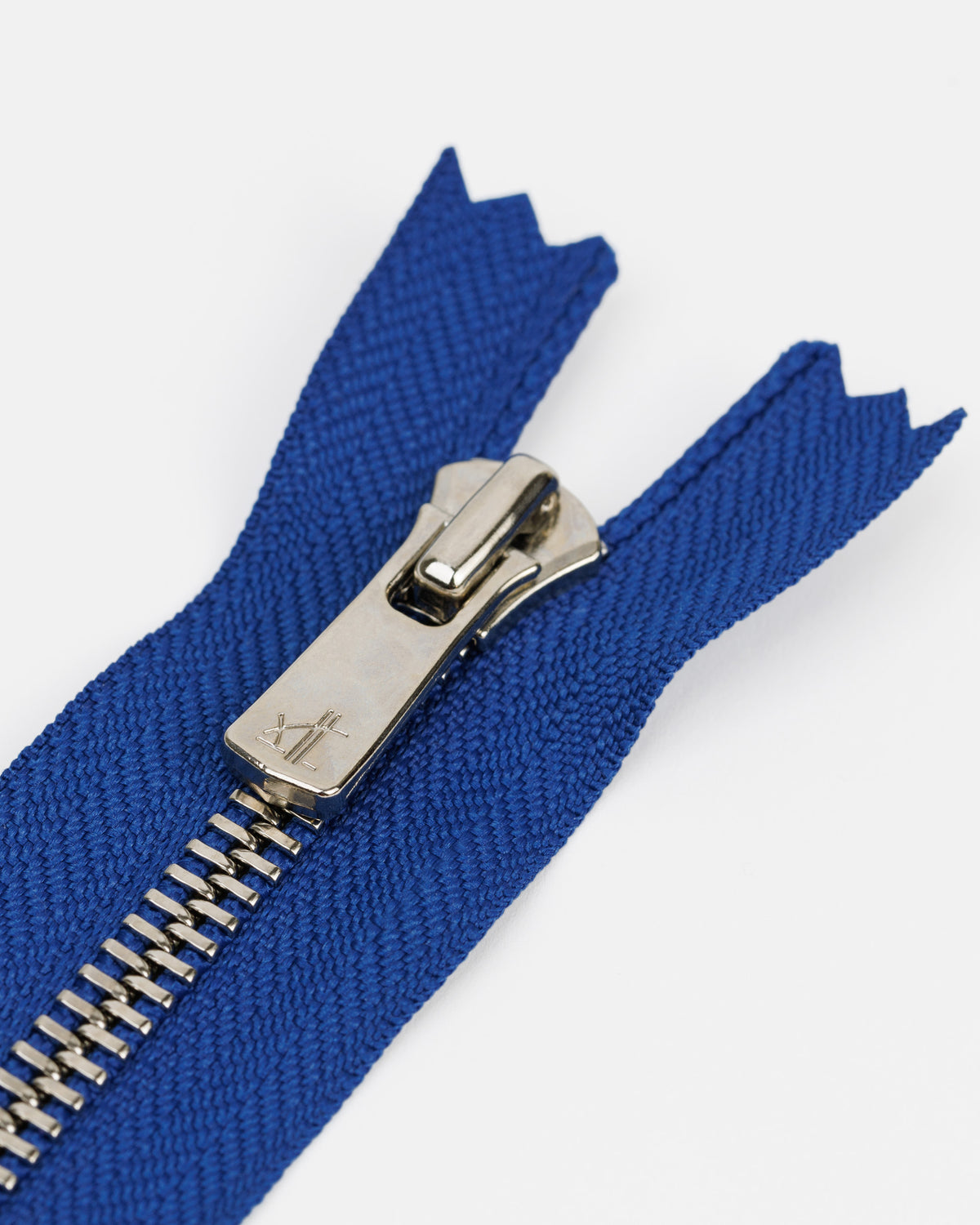 YKK #5 EXCELLA® Closed / Silver Metal Zipper (4"~9")
