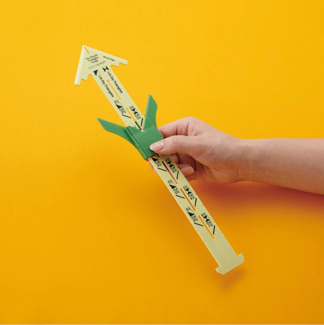 No-Hassle Triangles Gauge - Zipper and Thread