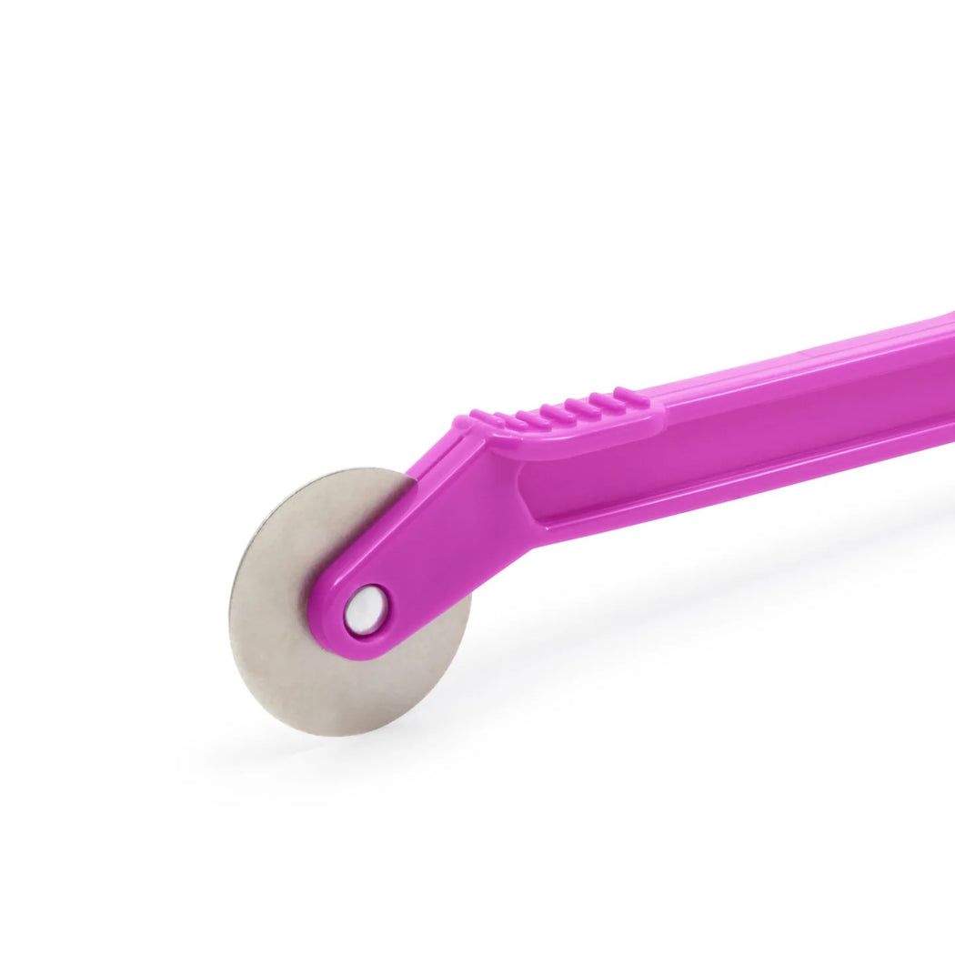 Smooth Tracing Wheel - Zipper and Thread