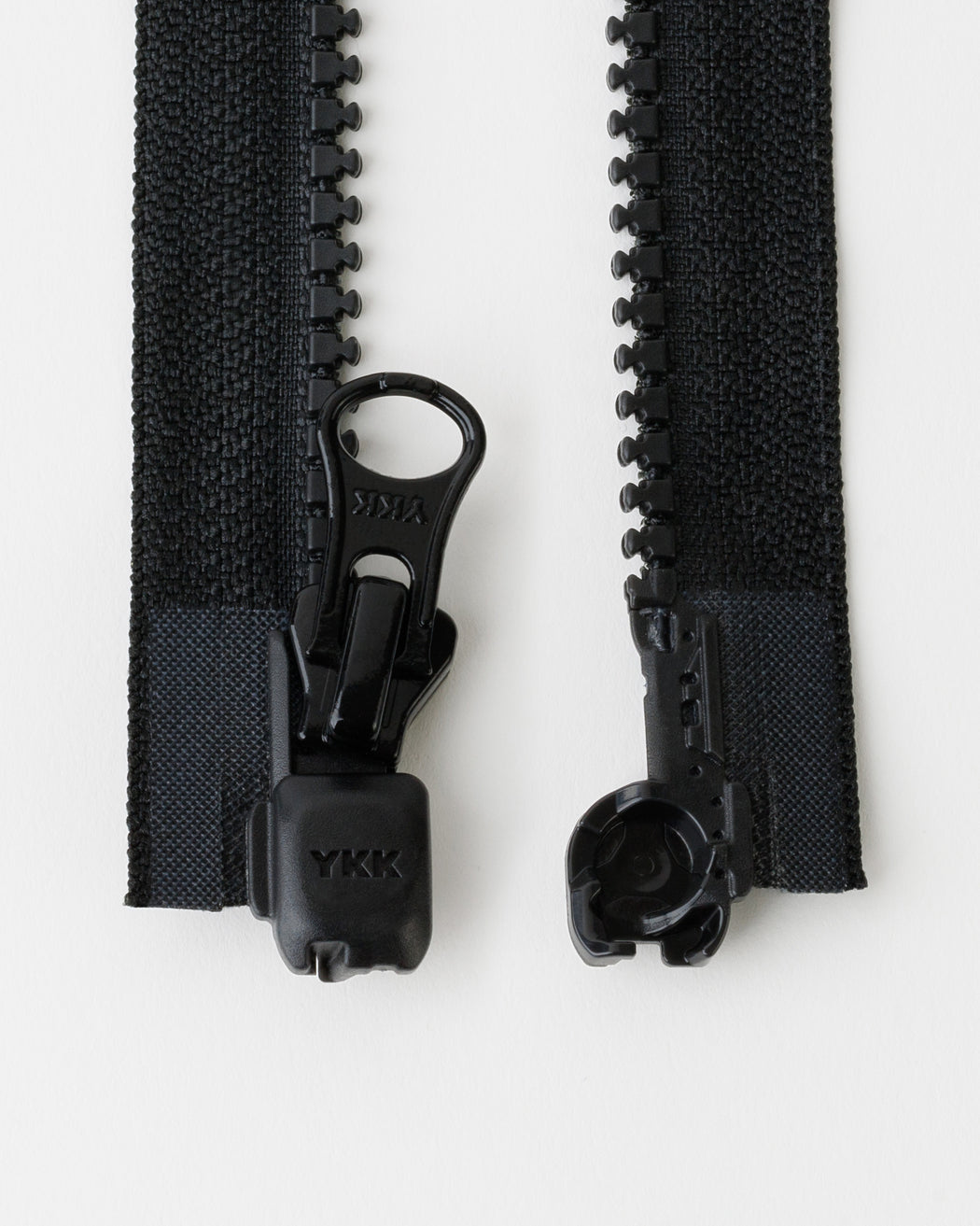 #5 Mold Magnetic Separating Zipper (4" - 36")