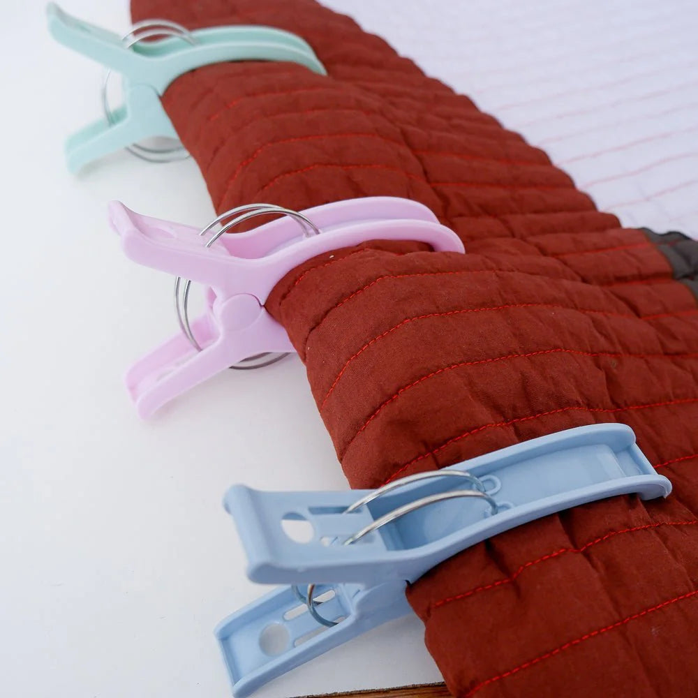 Information related to zippers, thread, and sewing.