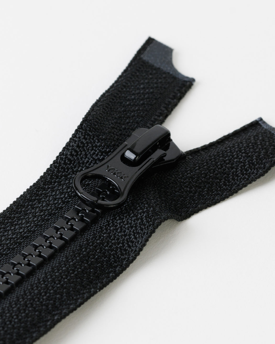 #5 Mold Magnetic Separating Zipper (4" - 36")